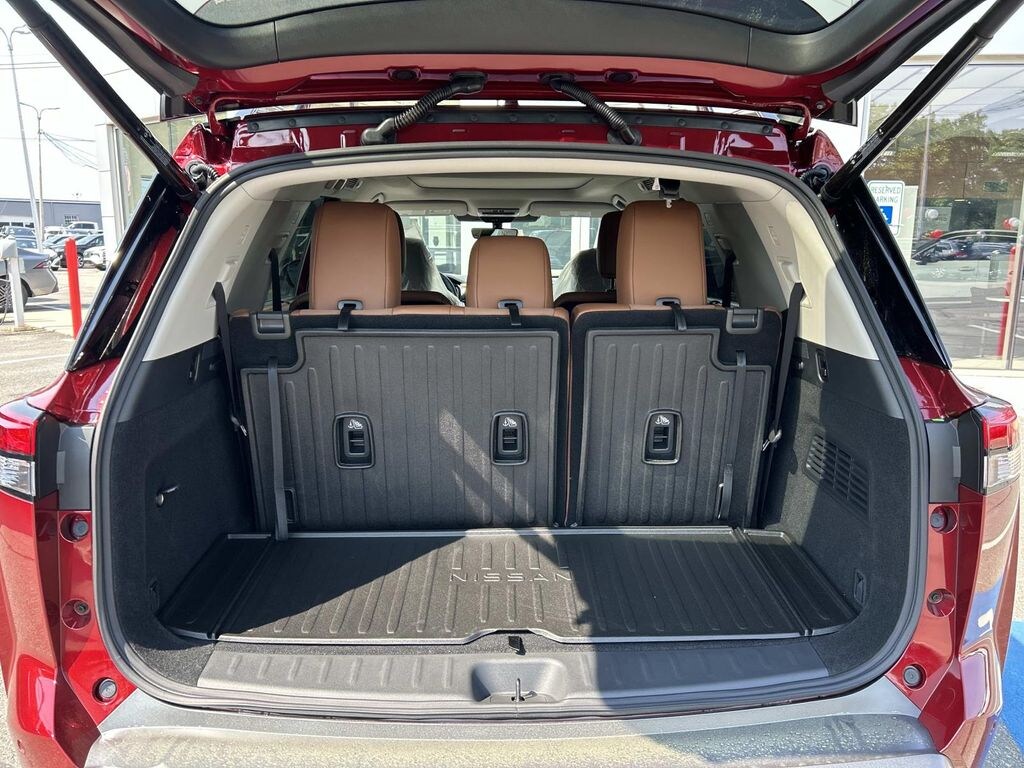 New 2026 Nissan Pathfinder Platinum SUV