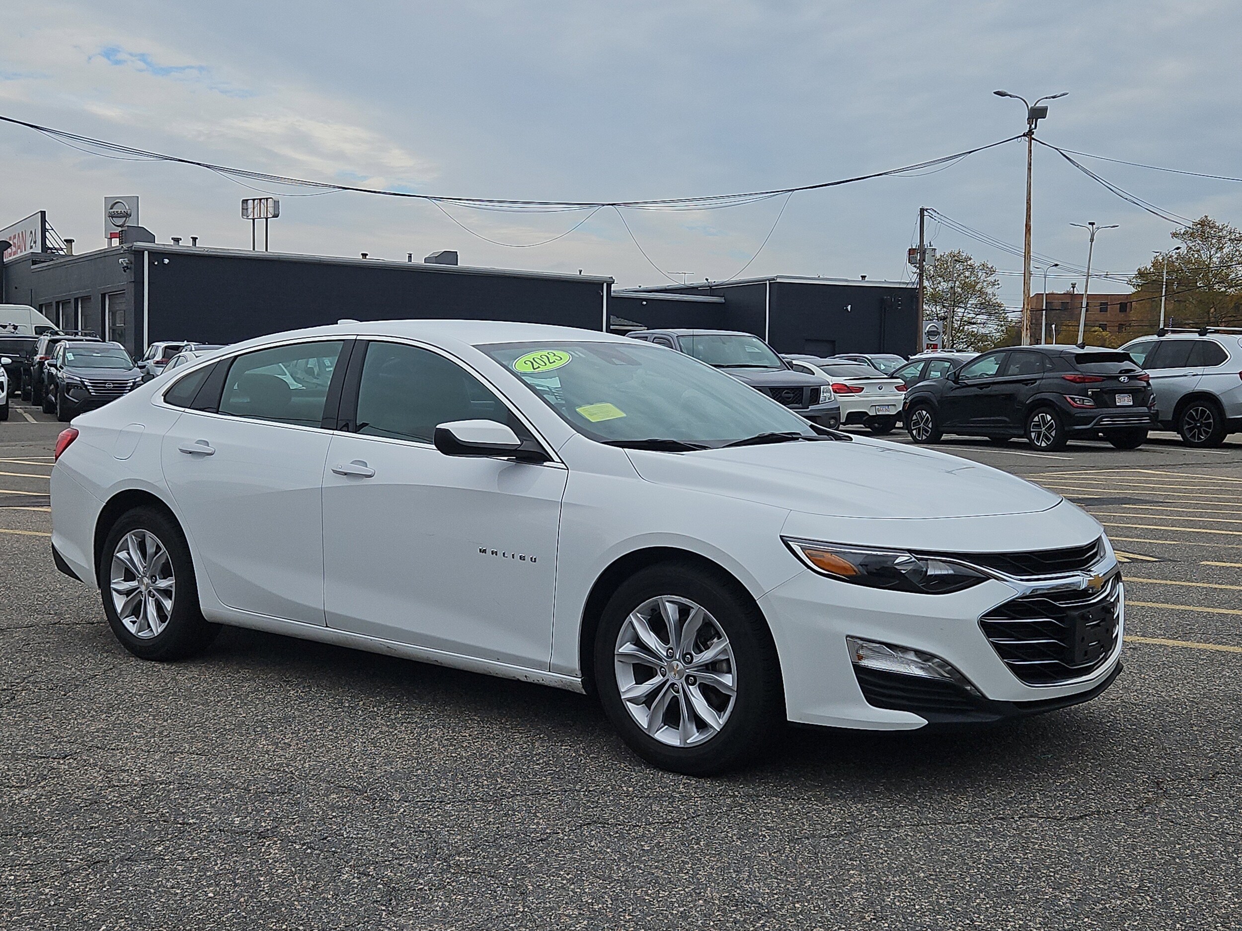 2023 Chevrolet Malibu 1LT photo 2