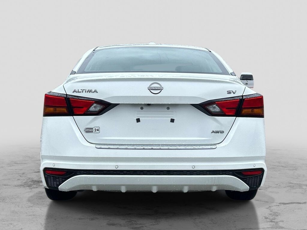 Certified 2023 Nissan