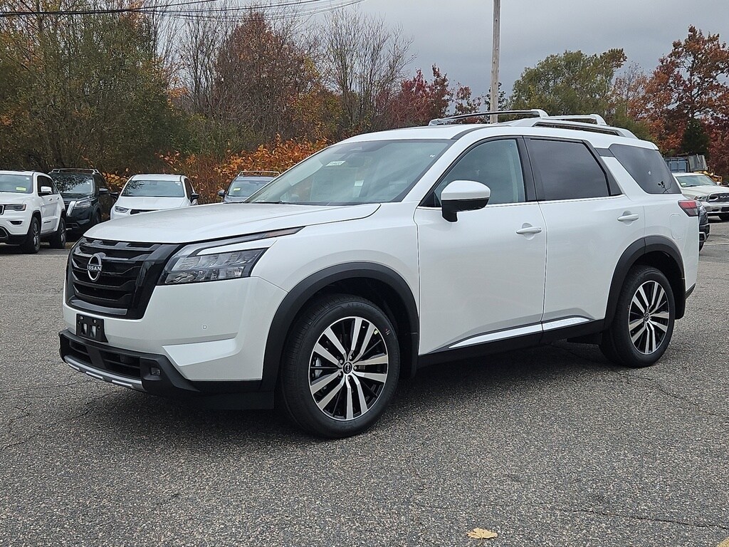 New 2025 Nissan Pathfinder Platinum 4WD