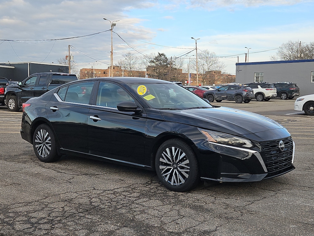 Certified 2024 Nissan Altima 2.5 SV Sedan