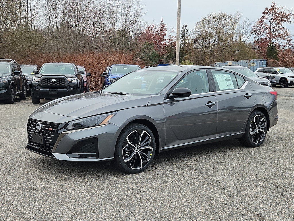 New 2025 Nissan Altima SR AWD