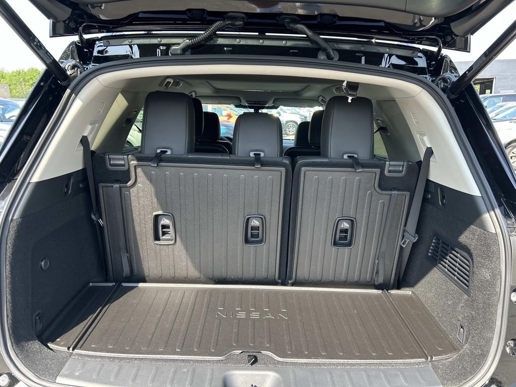 New 2026 Nissan Pathfinder Platinum SUV