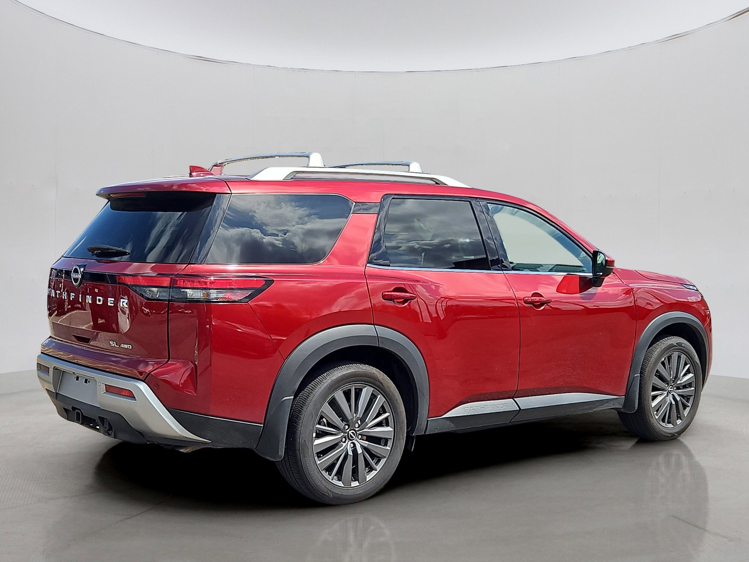 2025 Nissan Pathfinder SL photo 3