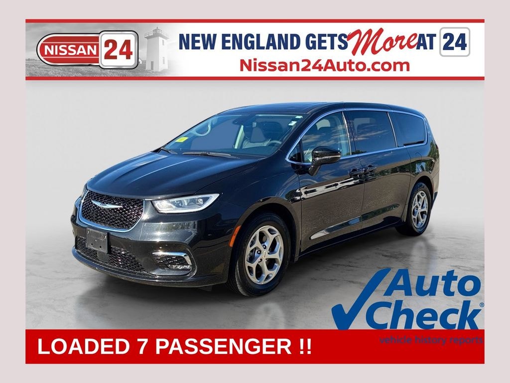 Used 2024 Chrysler Pacifica Limited Minivan/Van