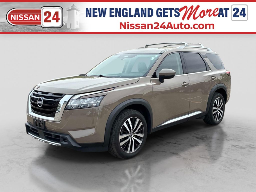 2023 Nissan Pathfinder Platinum 4WD's photo