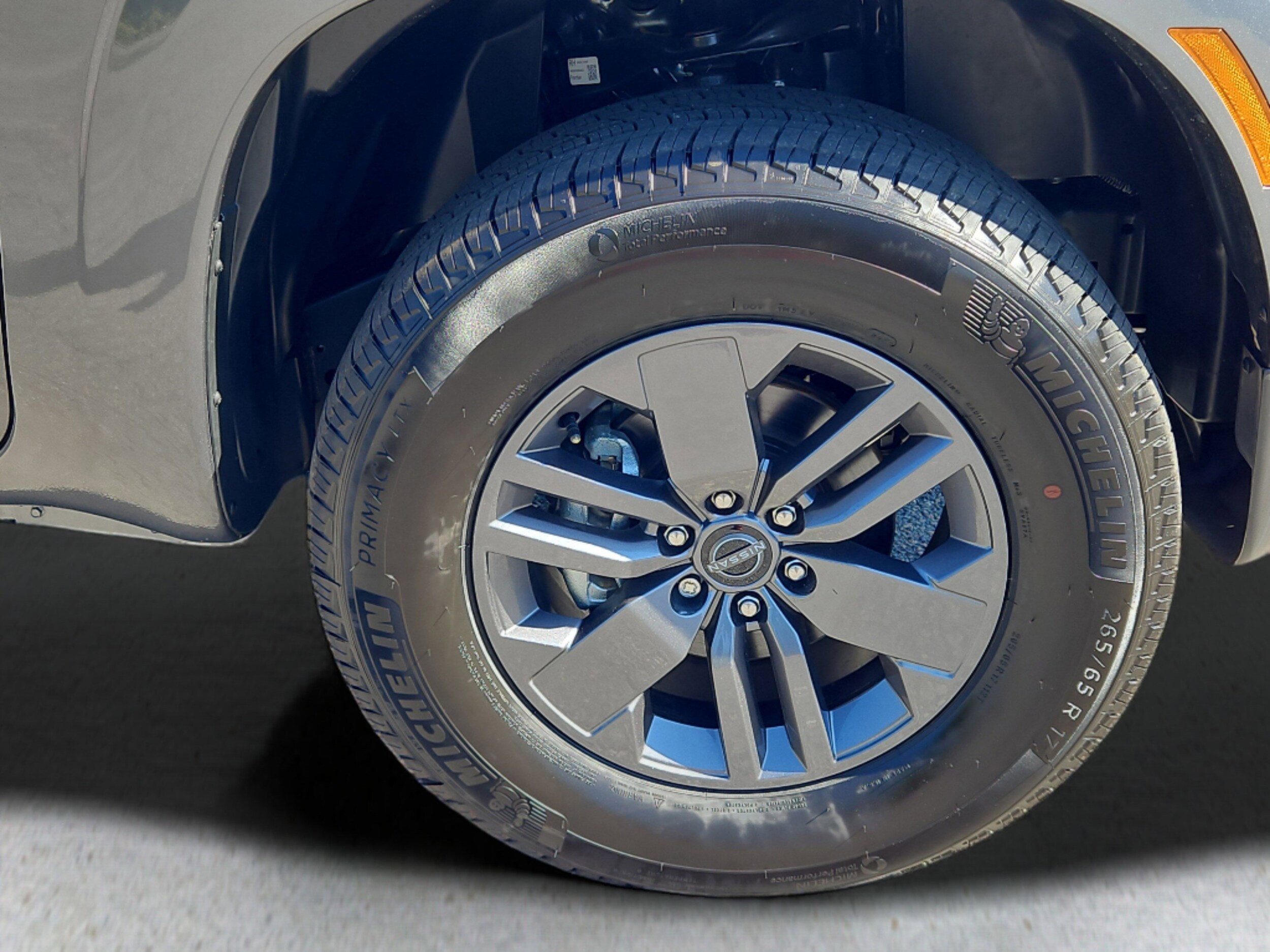 2025 Nissan Frontier SV photo 4