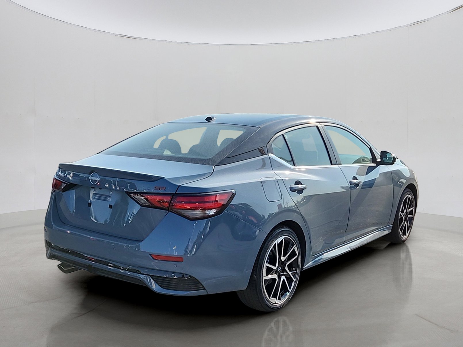 2025 Nissan Sentra SR photo 3