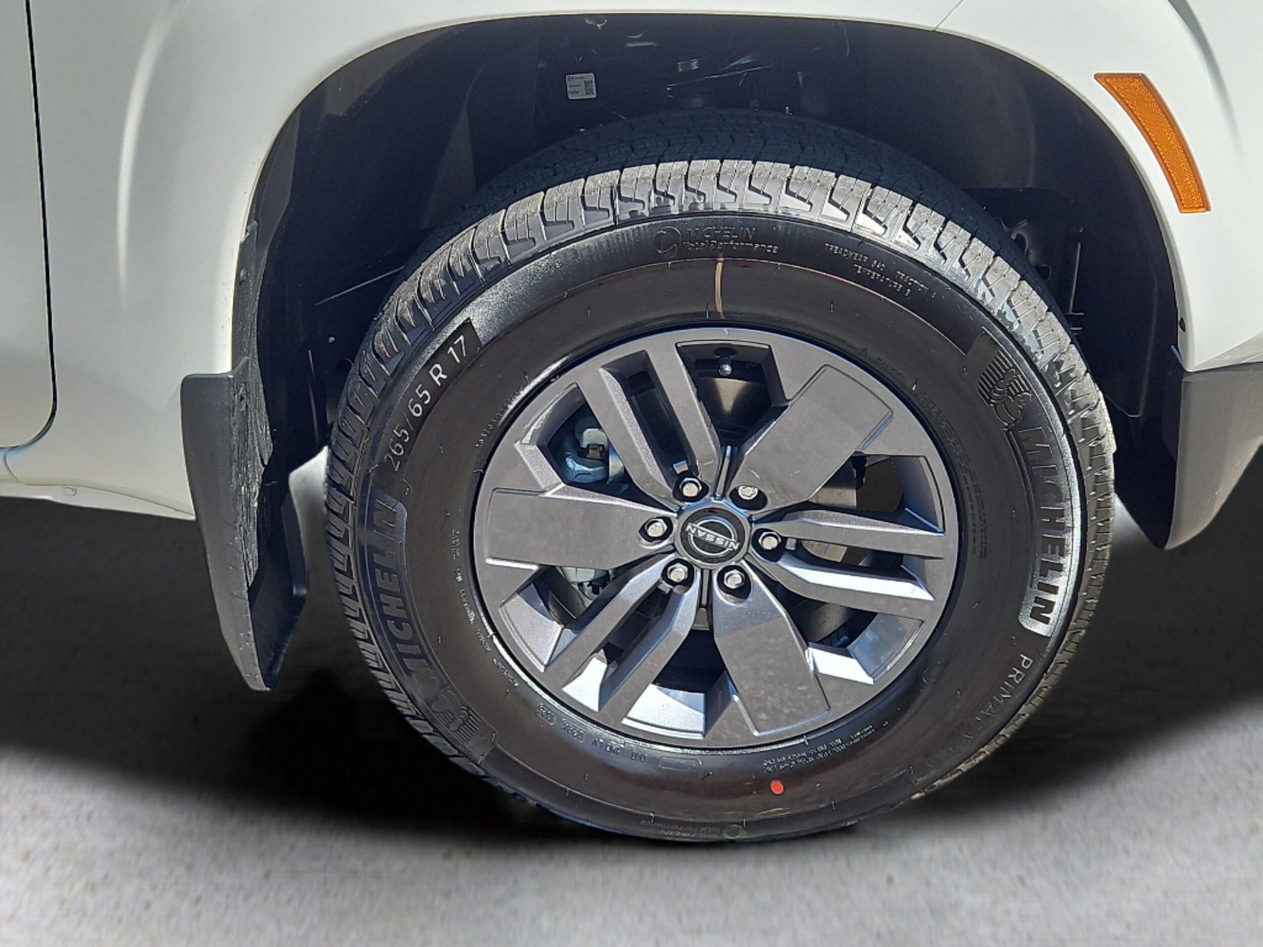 2025 Nissan Frontier SV photo 3