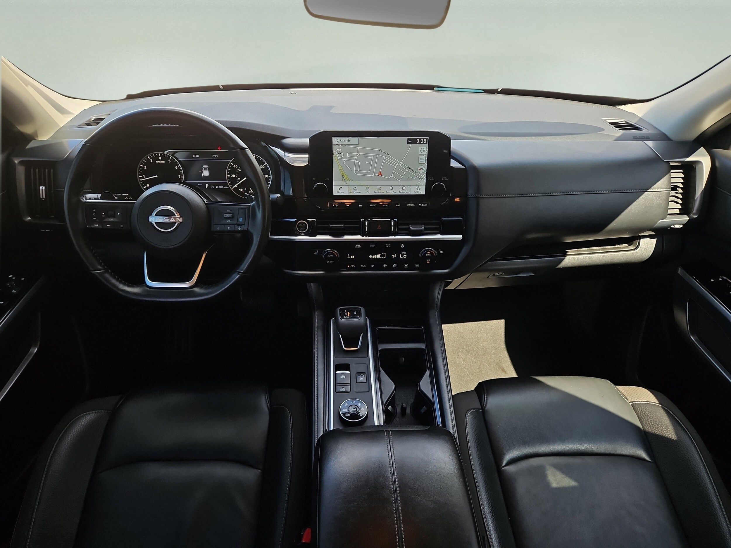 2023 Nissan Pathfinder SL photo 2