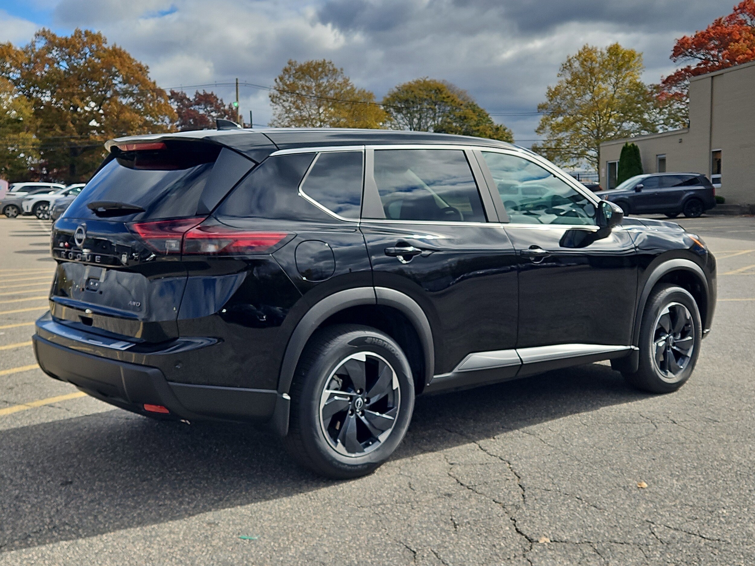 2026 Nissan Rogue SV photo 3