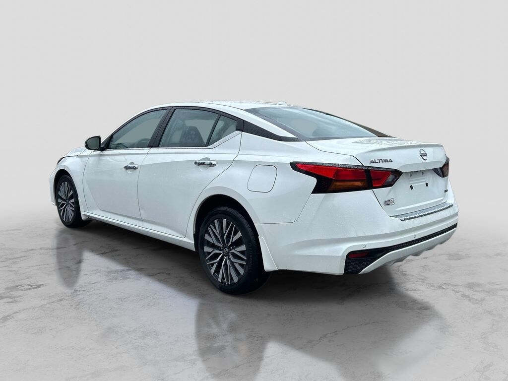 Certified 2023 Nissan