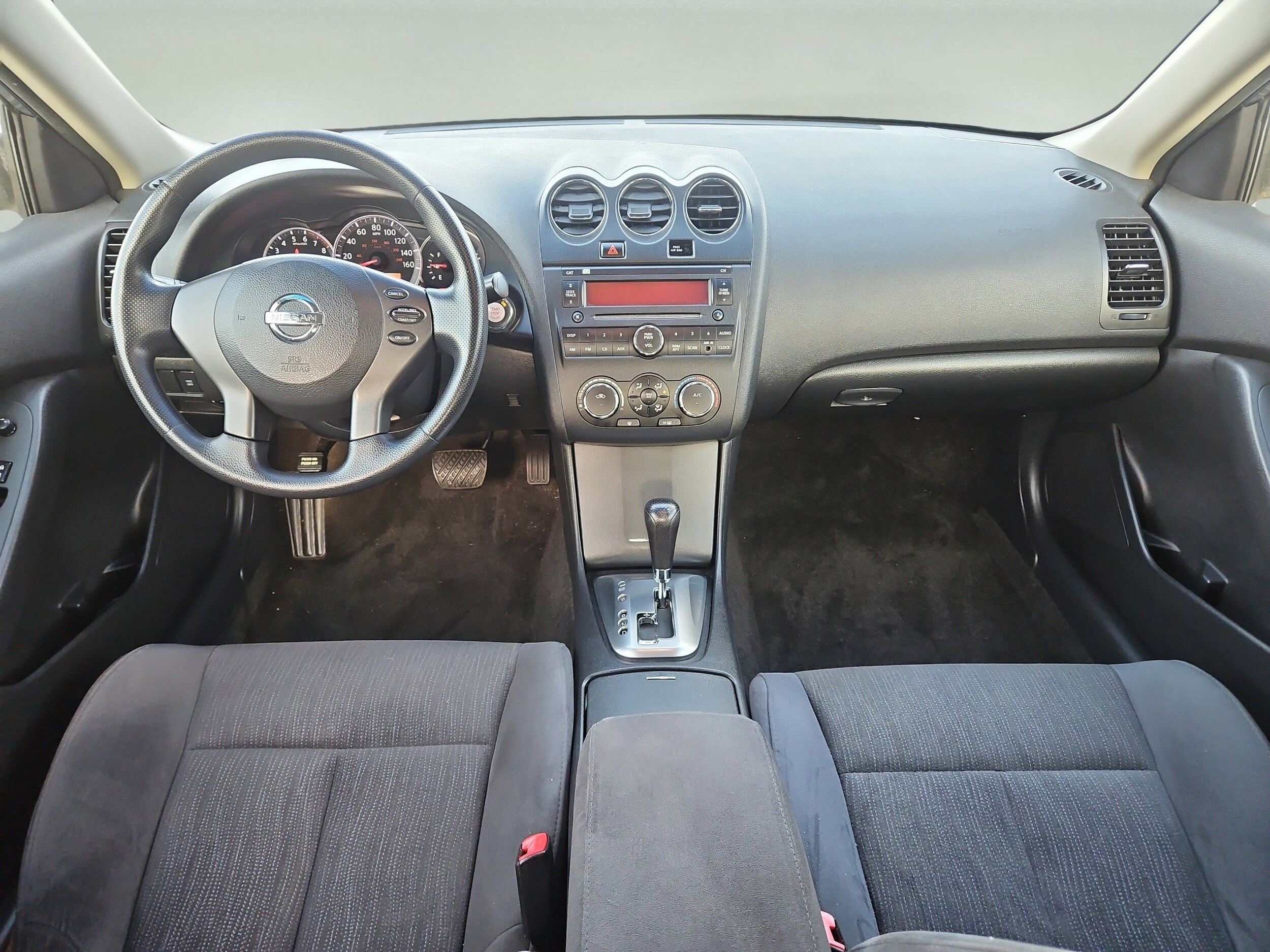 2010 Nissan Altima 2.5 S photo 2