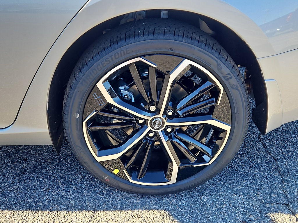 New 2025 Nissan Altima SR AWD