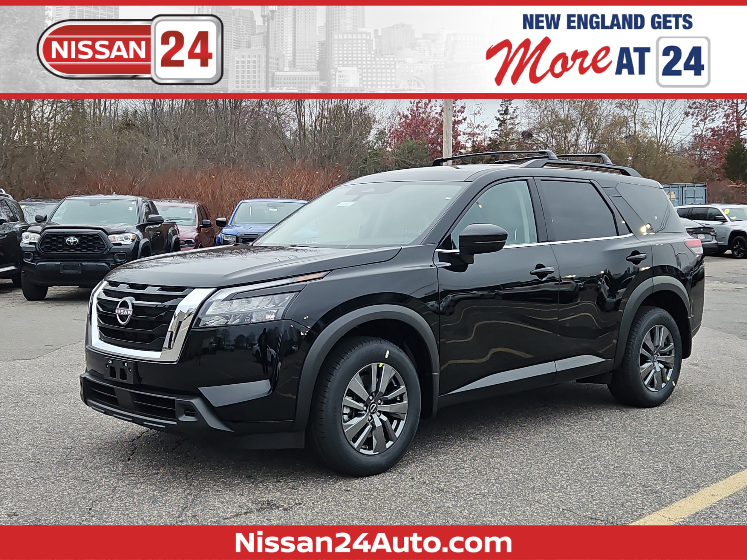 2025 Nissan Pathfinder SV's photo