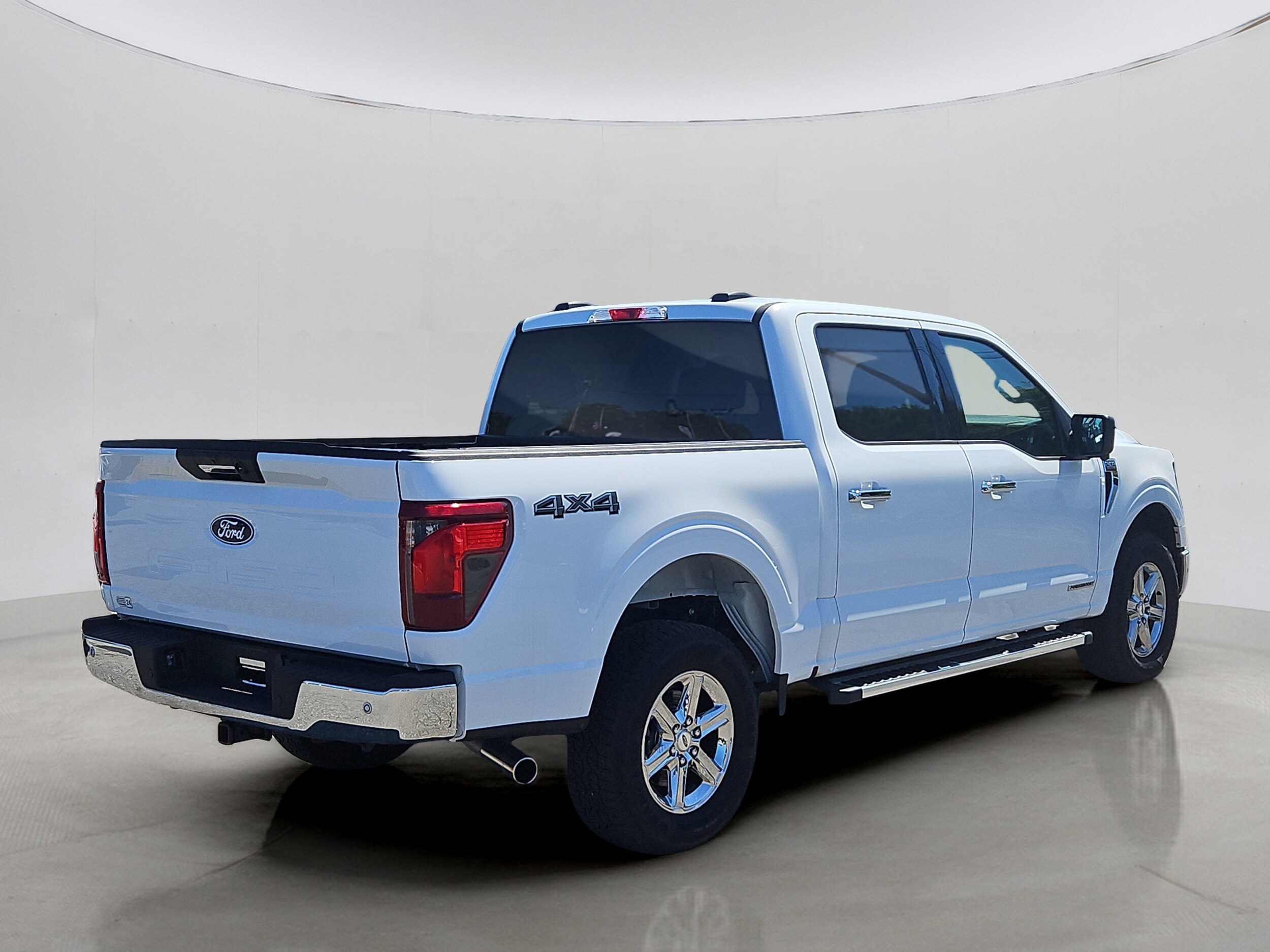 2024 Ford F-150 XLT photo 3