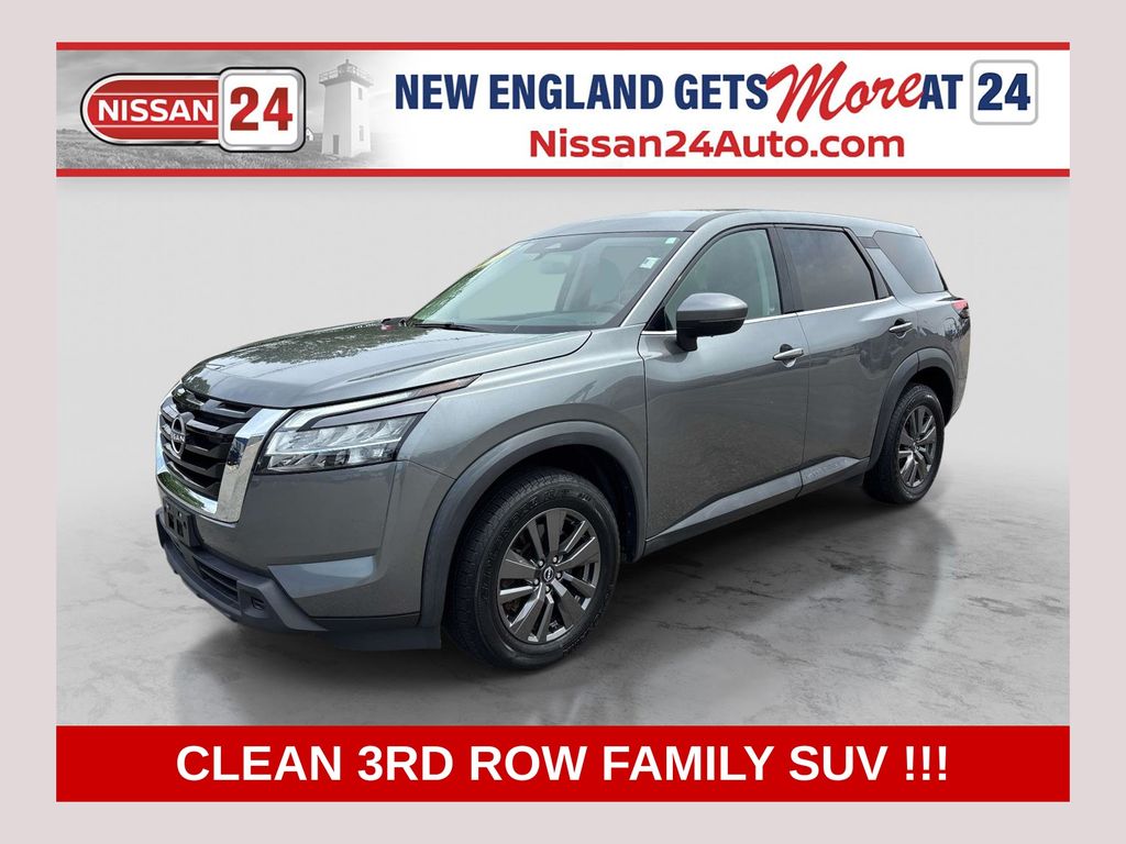 2022 Nissan Pathfinder S 4WD's photo