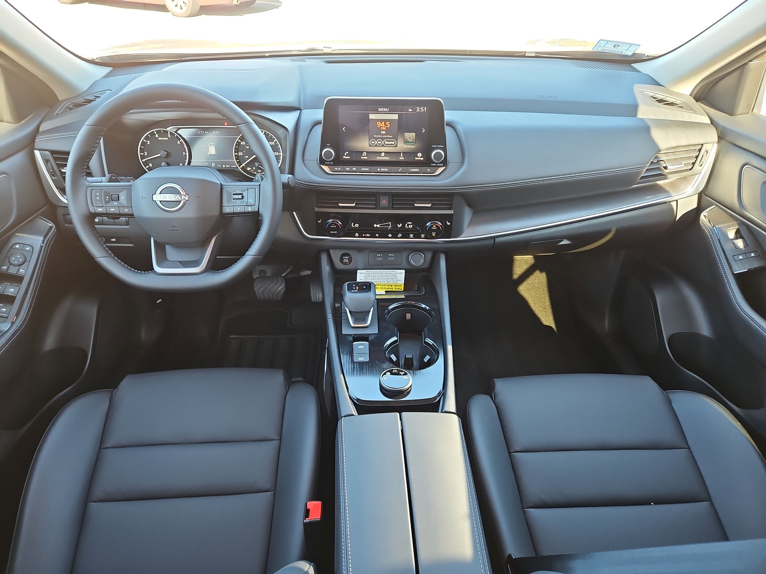 2025 Nissan Rogue SV photo 2