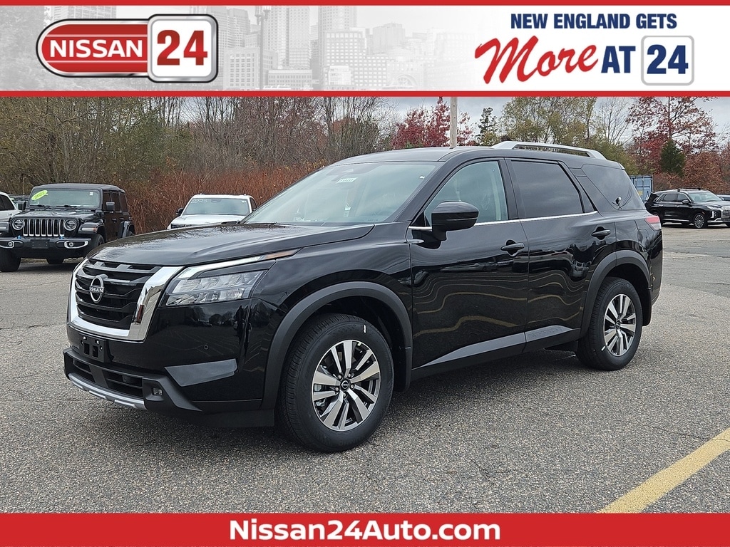 2025 Nissan Pathfinder SL's photo