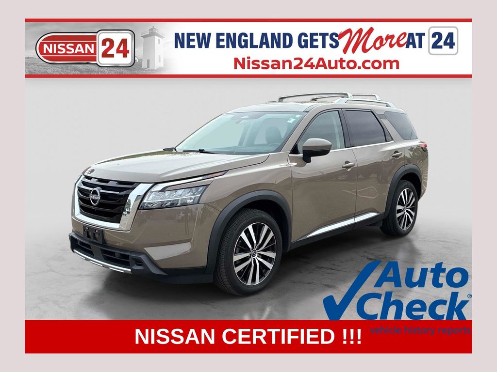 2023 Nissan Pathfinder Platinum 4WD's photo