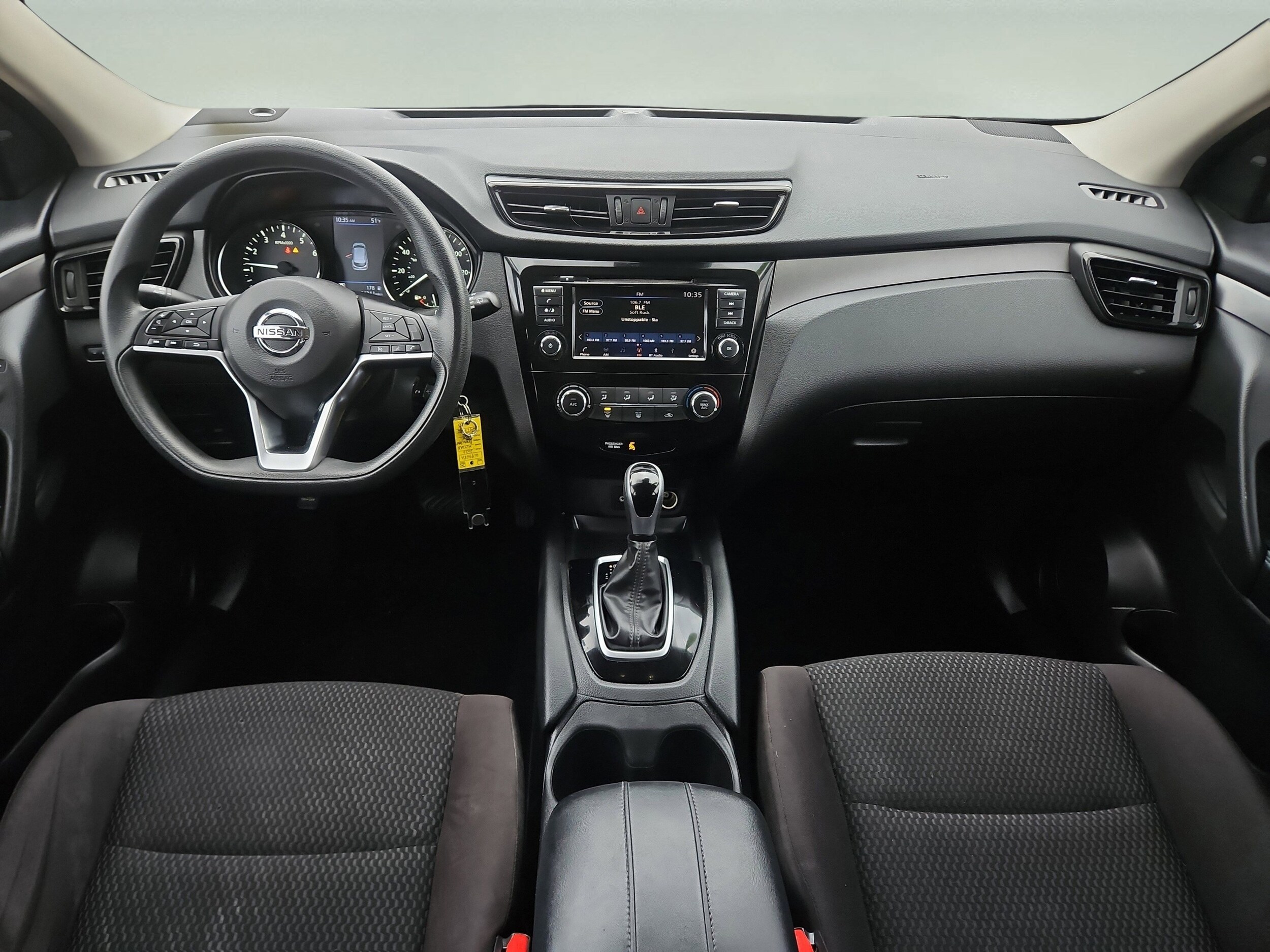 2020 Nissan Rogue Sport S photo 2