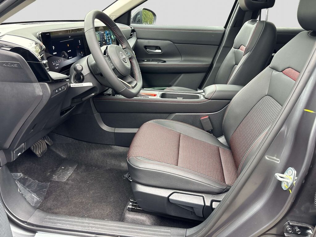 New 2026 Nissan Kicks SR SUV