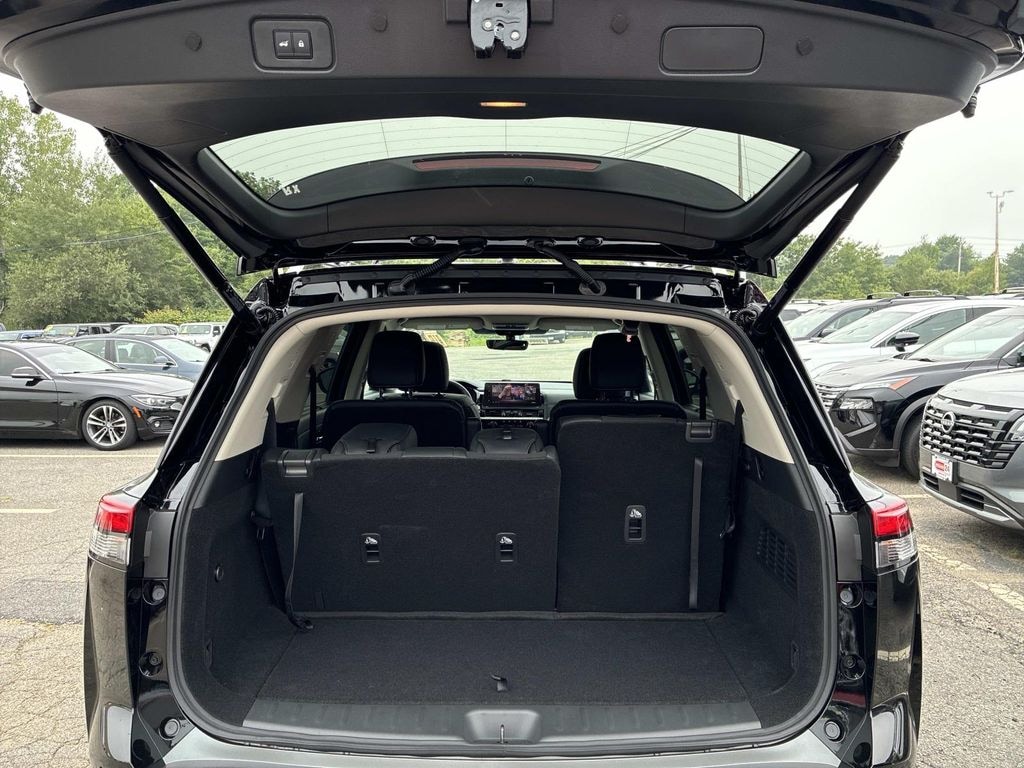 New 2026 Nissan Pathfinder SL SUV
