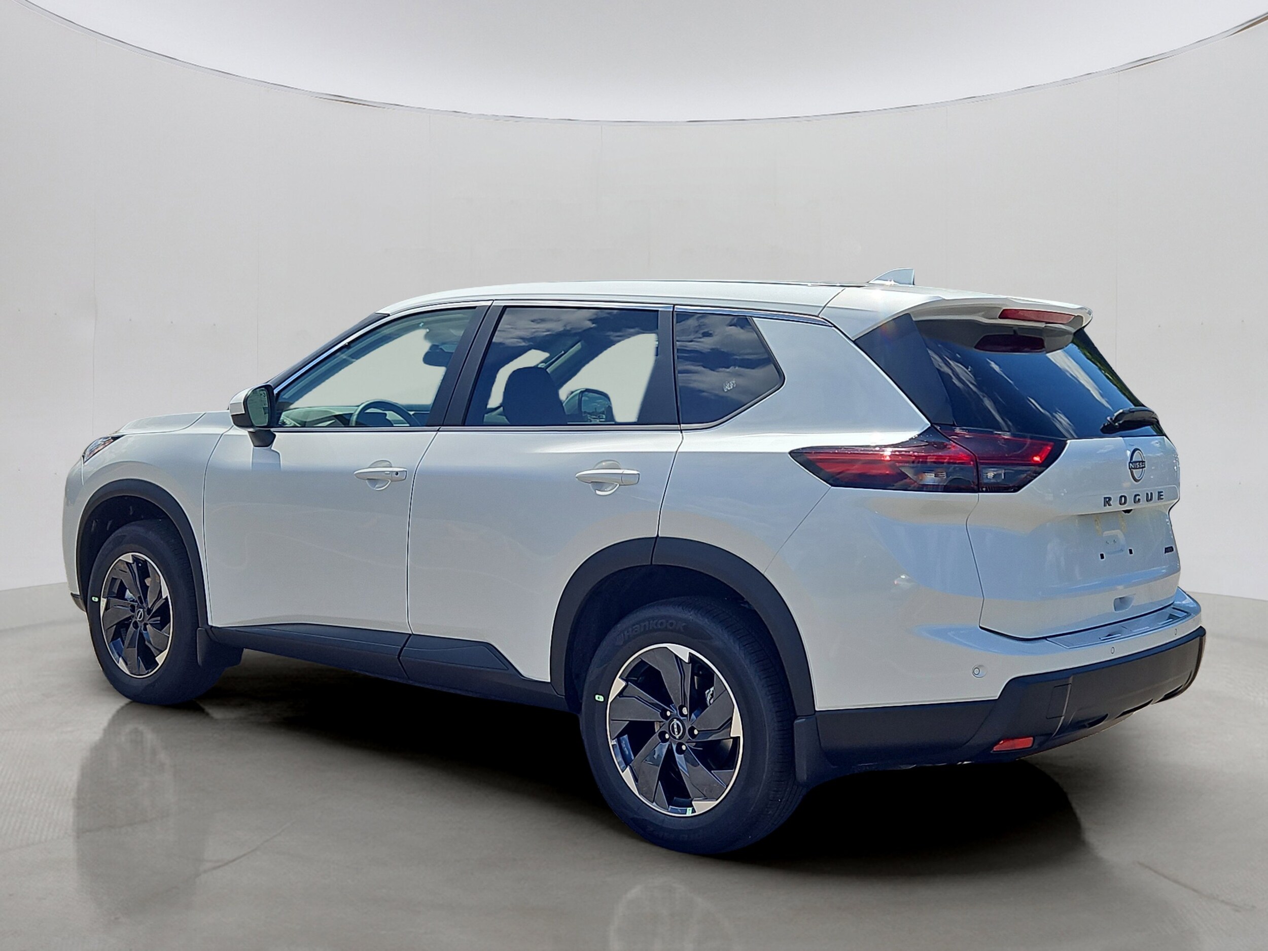 2025 Nissan Rogue SV photo 2