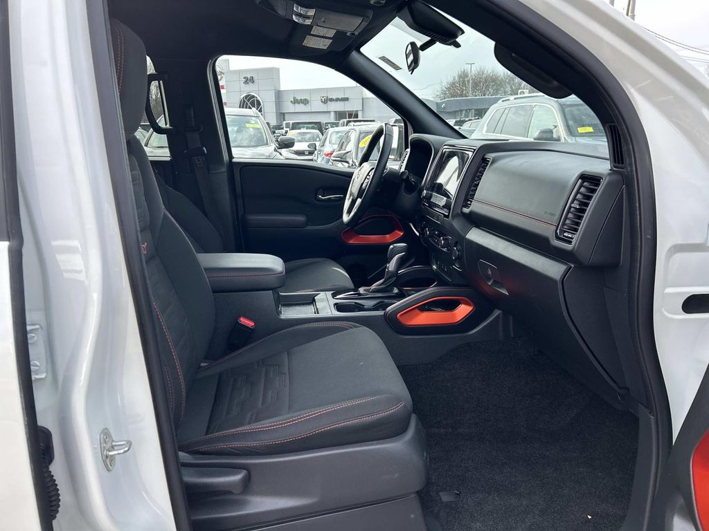 2022 Nissan Frontier PRO-4X - Photo 17
