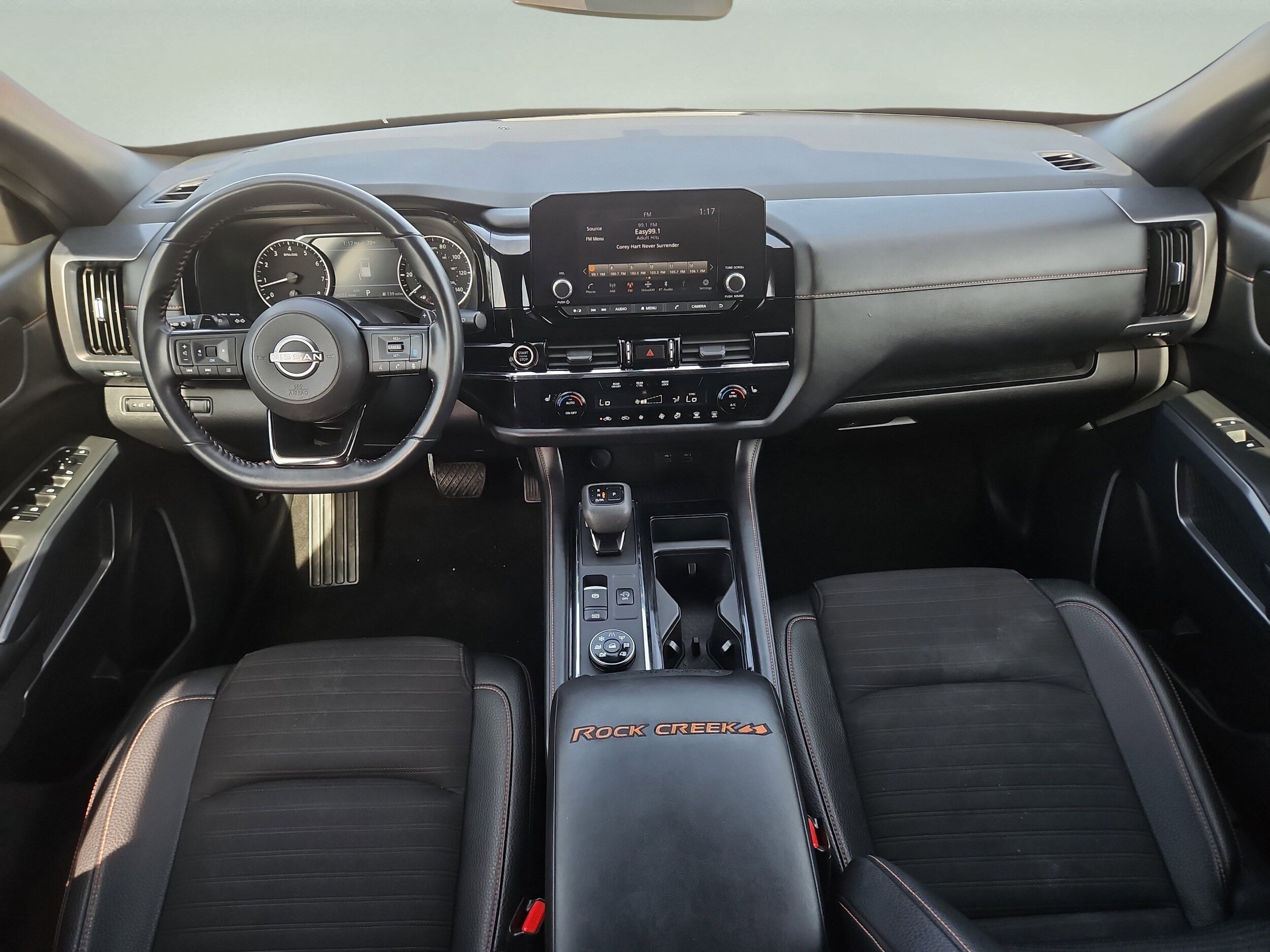 2024 Nissan Pathfinder Rock Creek photo 2