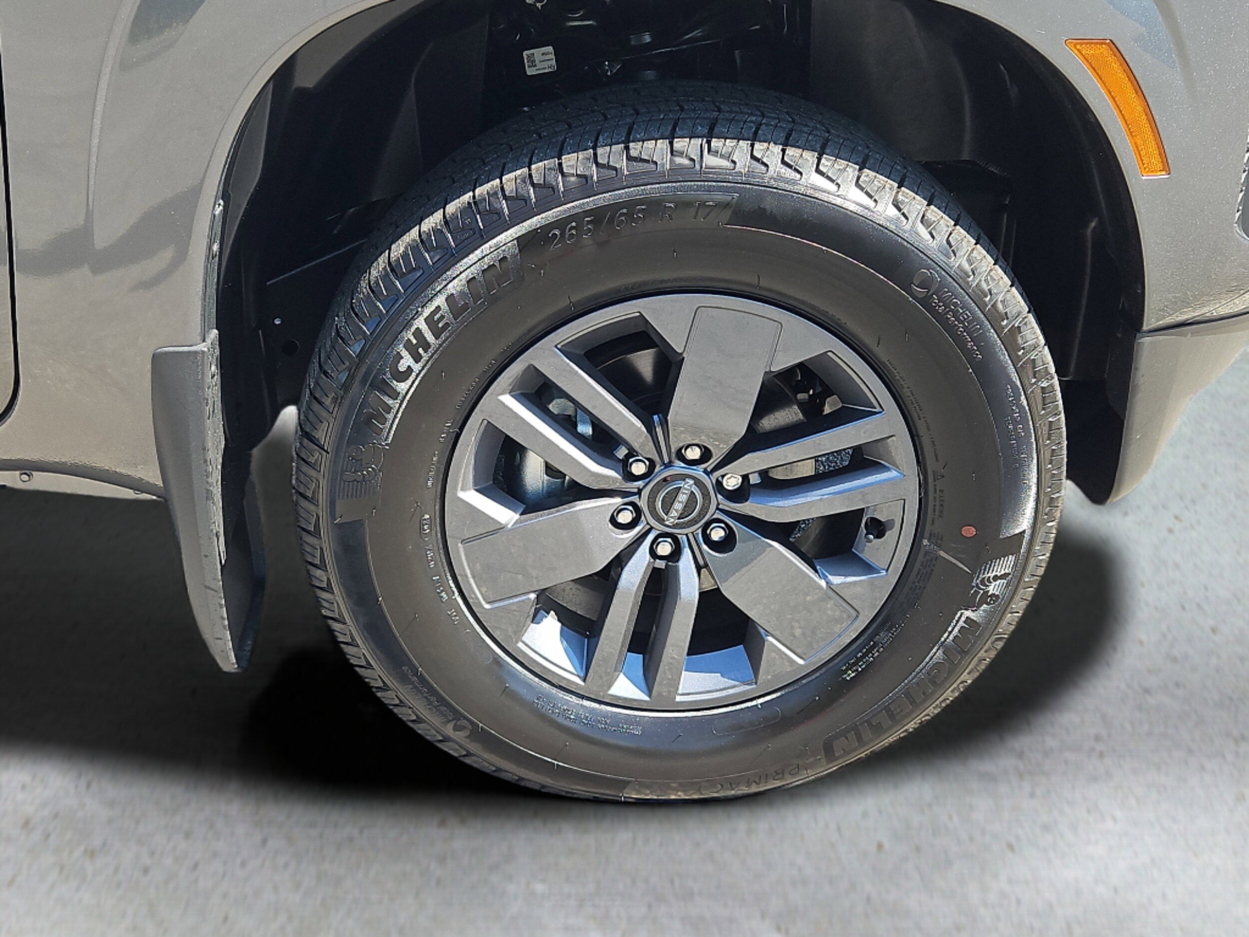 2025 Nissan Frontier SV photo 4