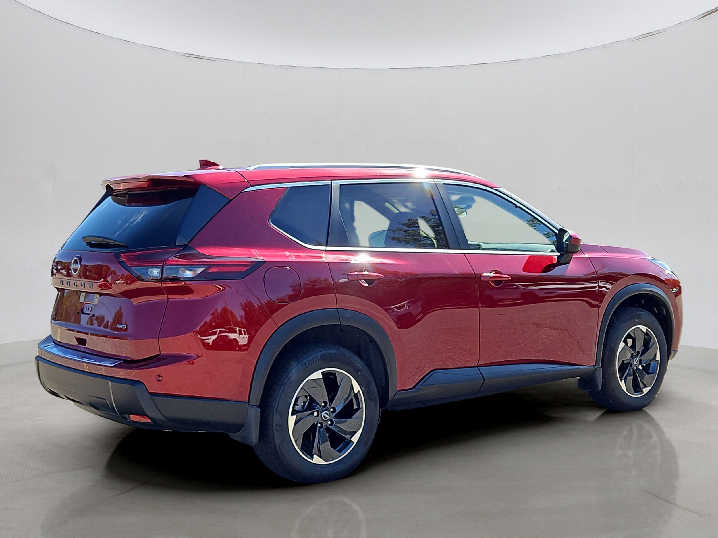 2025 Nissan Rogue SV photo 2