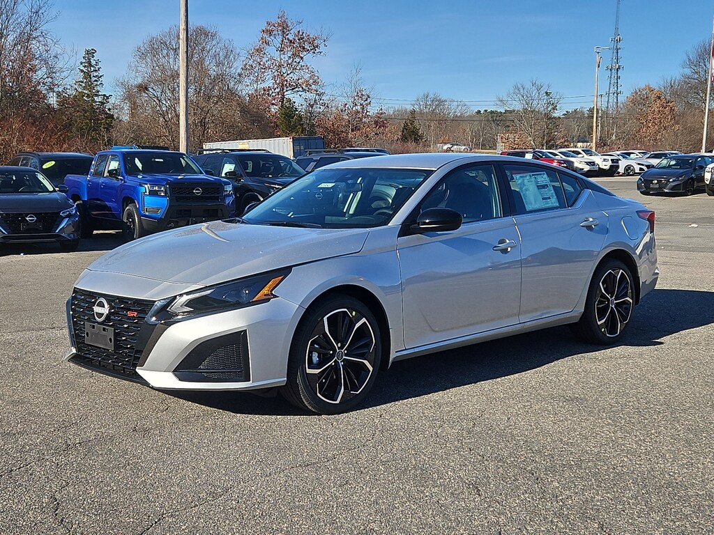 New 2025 Nissan Altima SR AWD