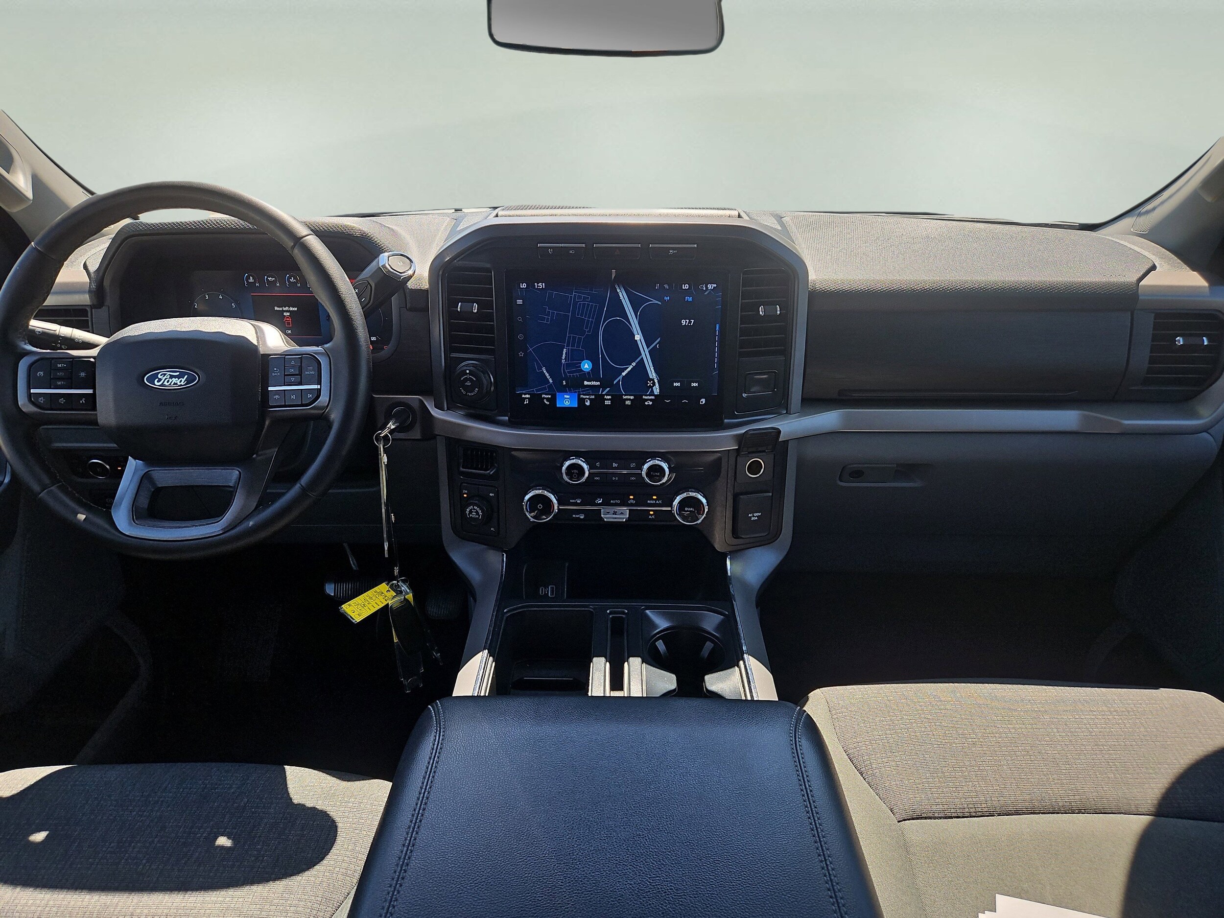 2024 Ford F-150 XLT photo 2