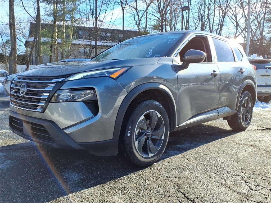 Used 2024 Nissan Rogue SV SUV
