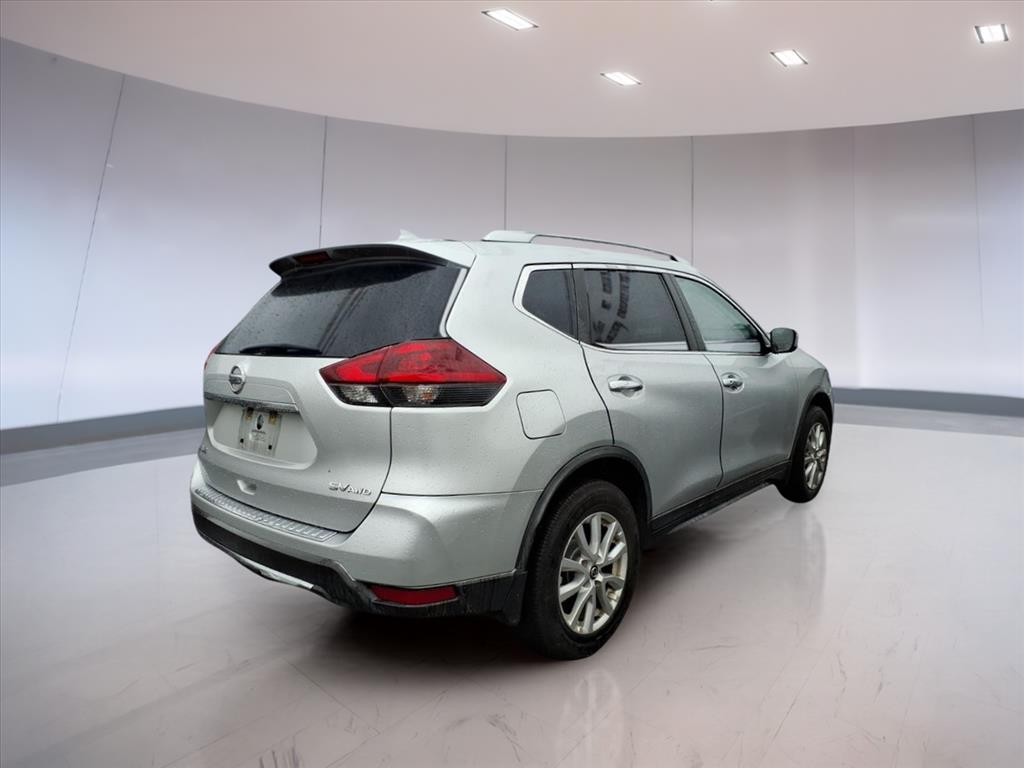 2018 Nissan Rogue SV photo 4
