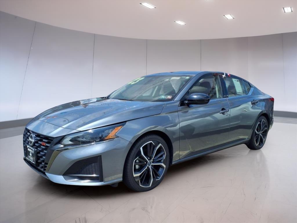 2023 Nissan Altima 2.5 SR photo 3