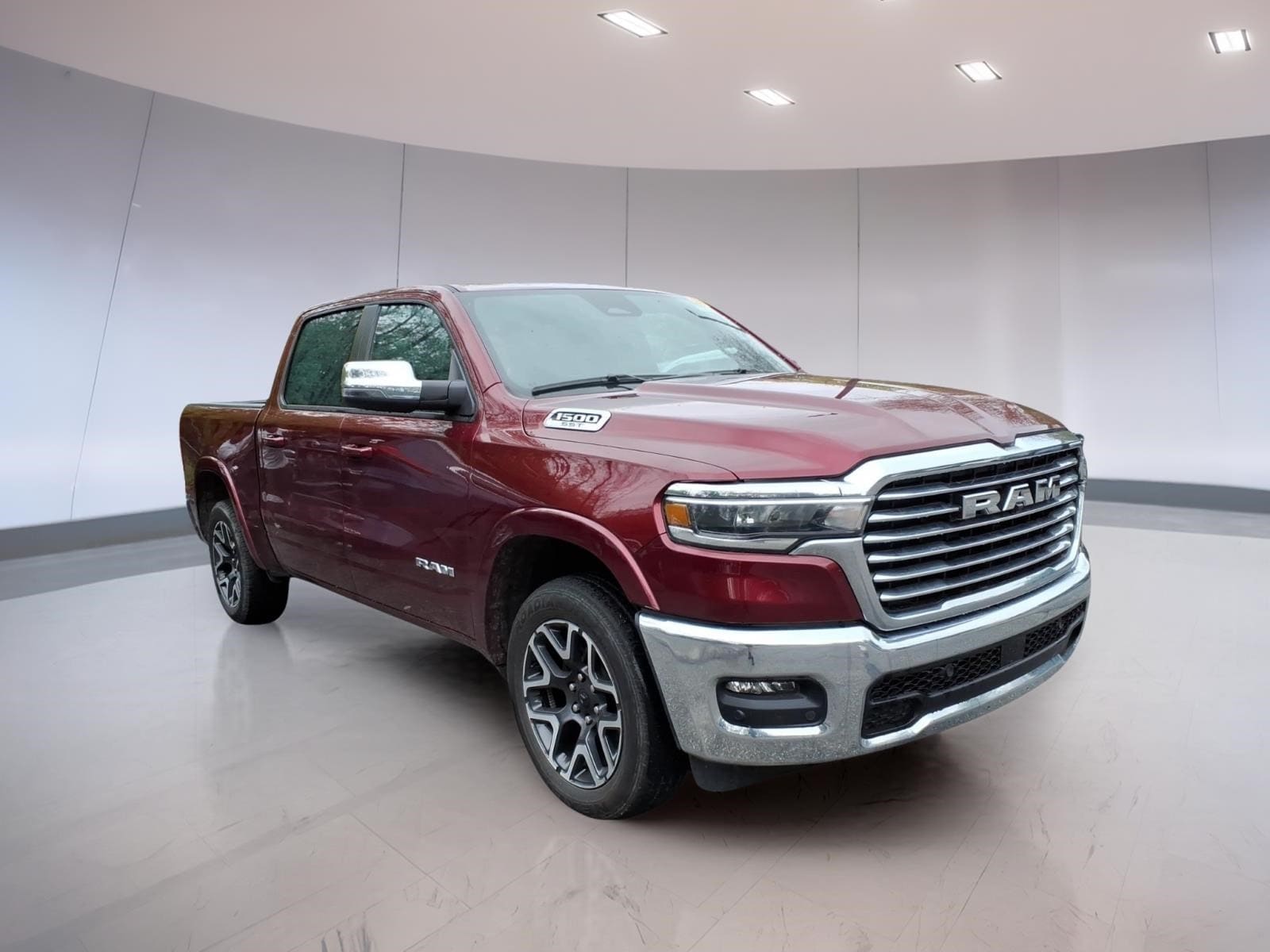 2025 RAM 1500 Laramie 4x4 Crew Cab 5'7's photo