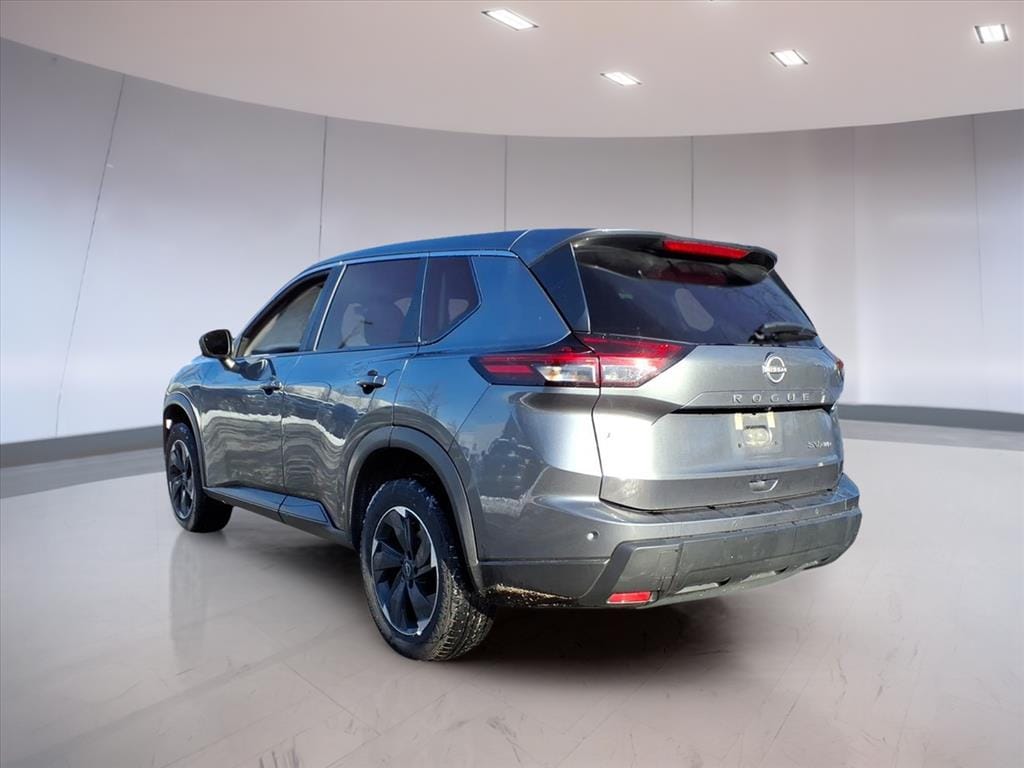 Used 2024 Nissan Rogue SV SUV