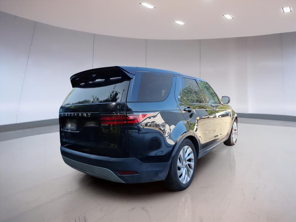 2024 Land Rover Discovery P300 S photo 4