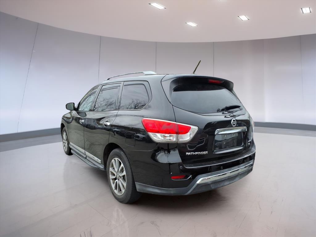 2013 Nissan Pathfinder SL photo 3