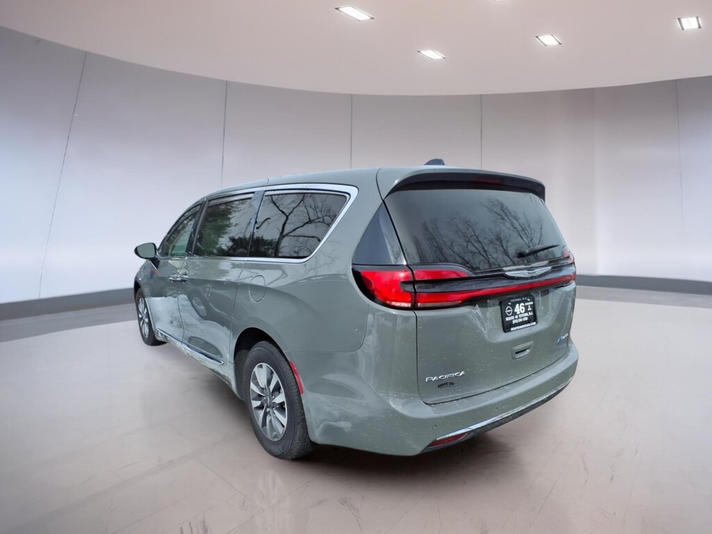 Used 2023 Chrysler Pacifica Plug-In Hybrid Limited Van Passenger Van