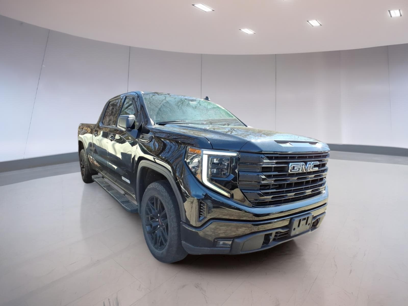 2022 GMC Sierra 4WD Crew Cab Short Box Elevation's photo