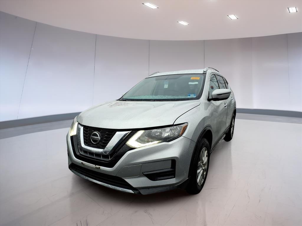 2018 Nissan Rogue SV photo 2