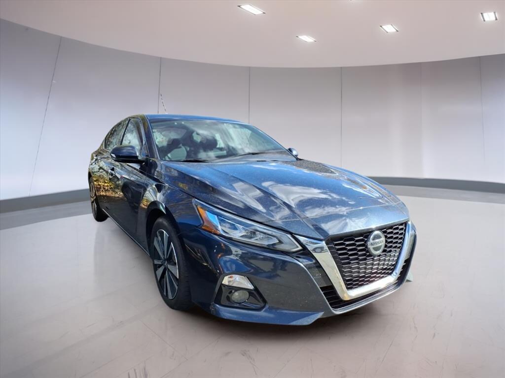 Used 2019 Nissan Altima 2.5 SV Sedan