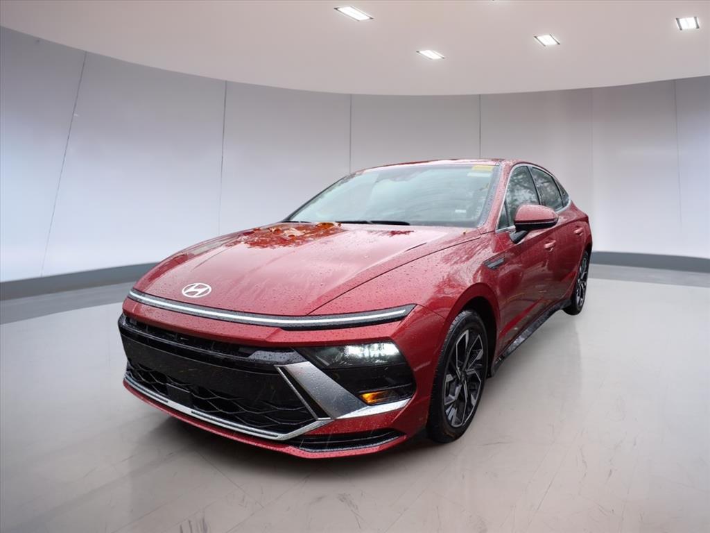 2025 Hyundai Sonata SEL photo 2