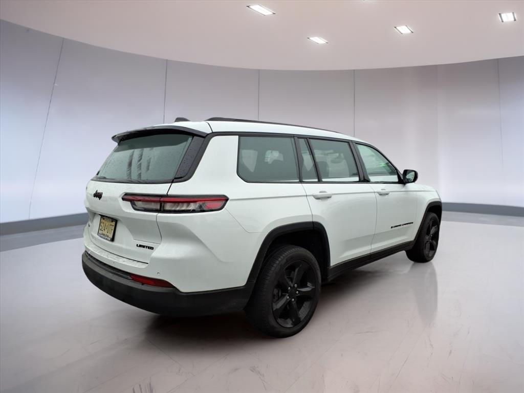 2024 Jeep Grand Cherokee Limited photo 3