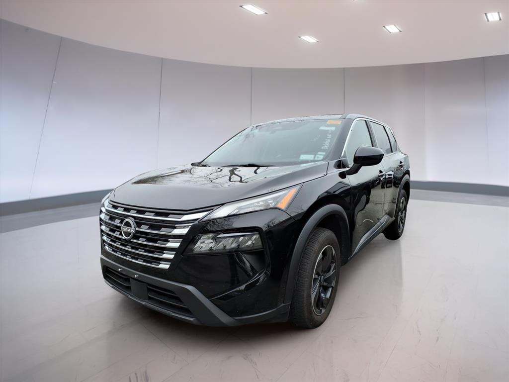 2024 Nissan Rogue SV photo 2