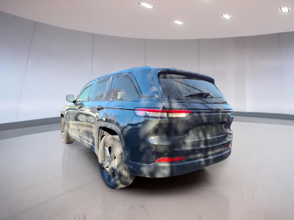 2023 Jeep Grand Cherokee Limited photo 2