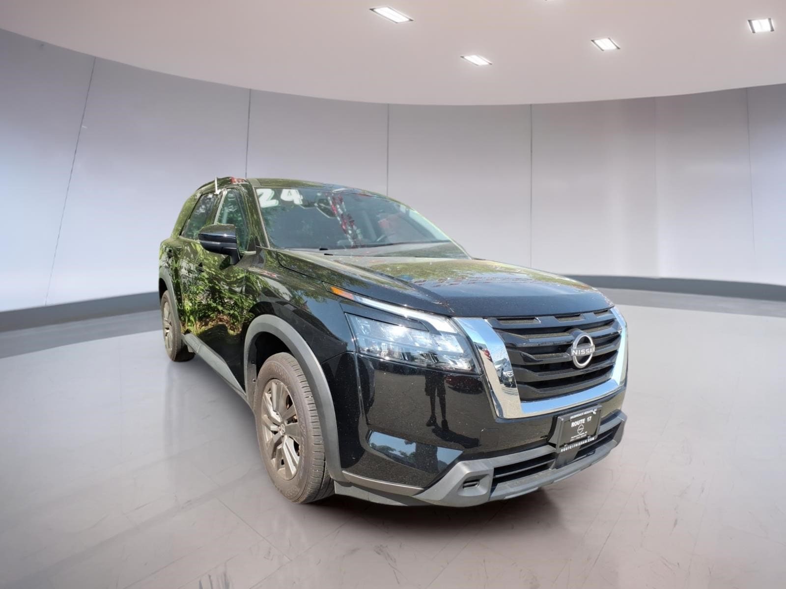 2024 Nissan Pathfinder SV 4WD's photo